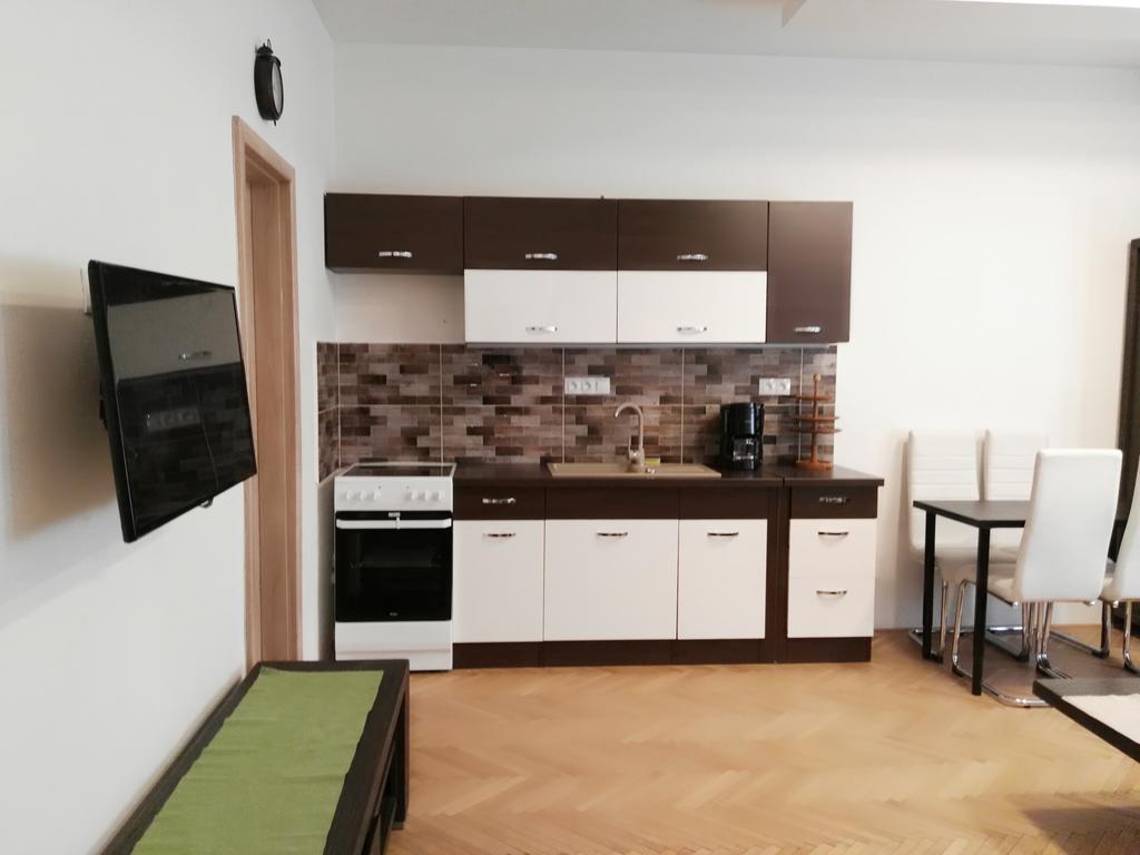 Belehradska * Praga